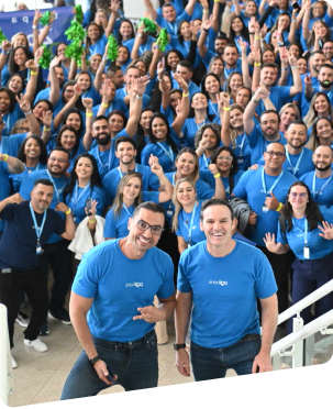 Profissionais do Agibank trabalhando